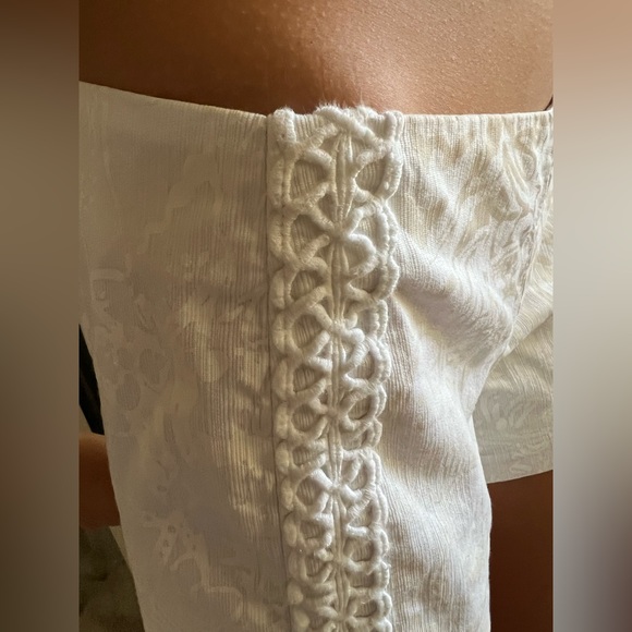 Lilly Pulitzer sz 2 white shorts w appliqué - Picture 5 of 8